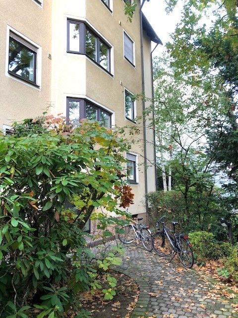 VERMIETET: Lichtdurchflutete 2-Zimmer Wohnung mit Dachloggia in Erlangen