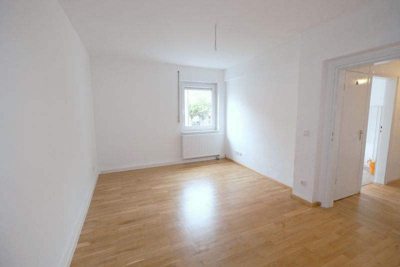 VERMIETET: Wohnen in der Altstadt: Neu renovierte kleine 3 Zi. Whg.