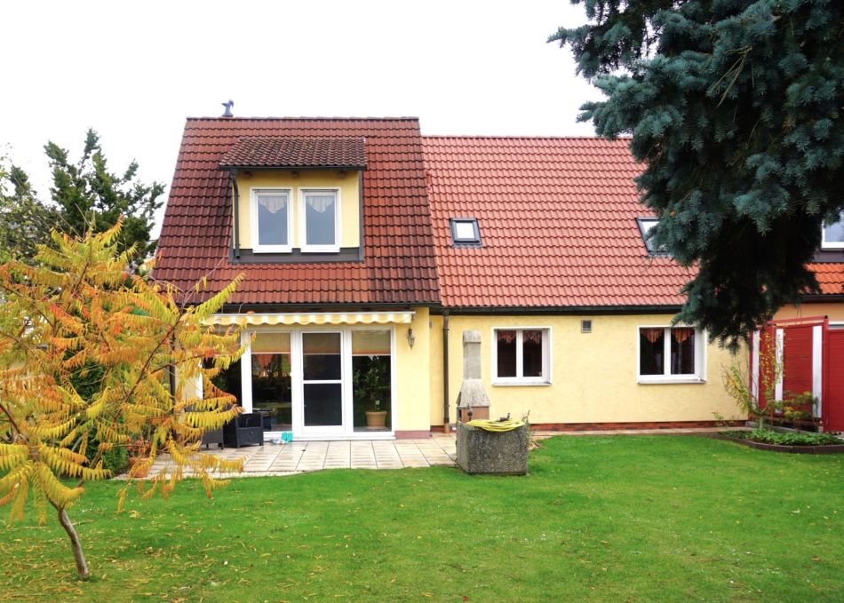 Schönes Siedlungshaus mit Anbau 2002 und großem Garten Nbg. - Kettelersiedlung / Haus kaufenSchönes Siedlungshaus mit Anbau 2002 und großem Garten Nbg. - Kettelersiedlung / Haus kaufen