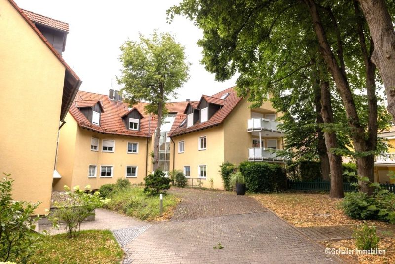 Haus im Haus: 170 m² / 5 Zi. Mais. mit Balkon   Terr.  Zirndorf - Weiherhof / Wohnung kaufen
