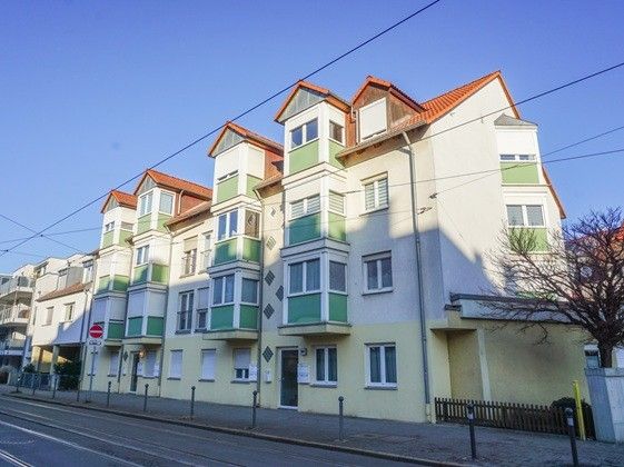 VERKAUFT: N-Johannis: Zentrale 2 Zi. Wohnung mit sonnigem Erker