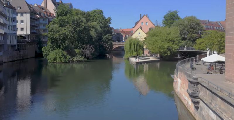Idyllischer Blick auf die Pegnitz in St. Sebald – historisches Altstadtflair trifft auf hohe Lebensqualität