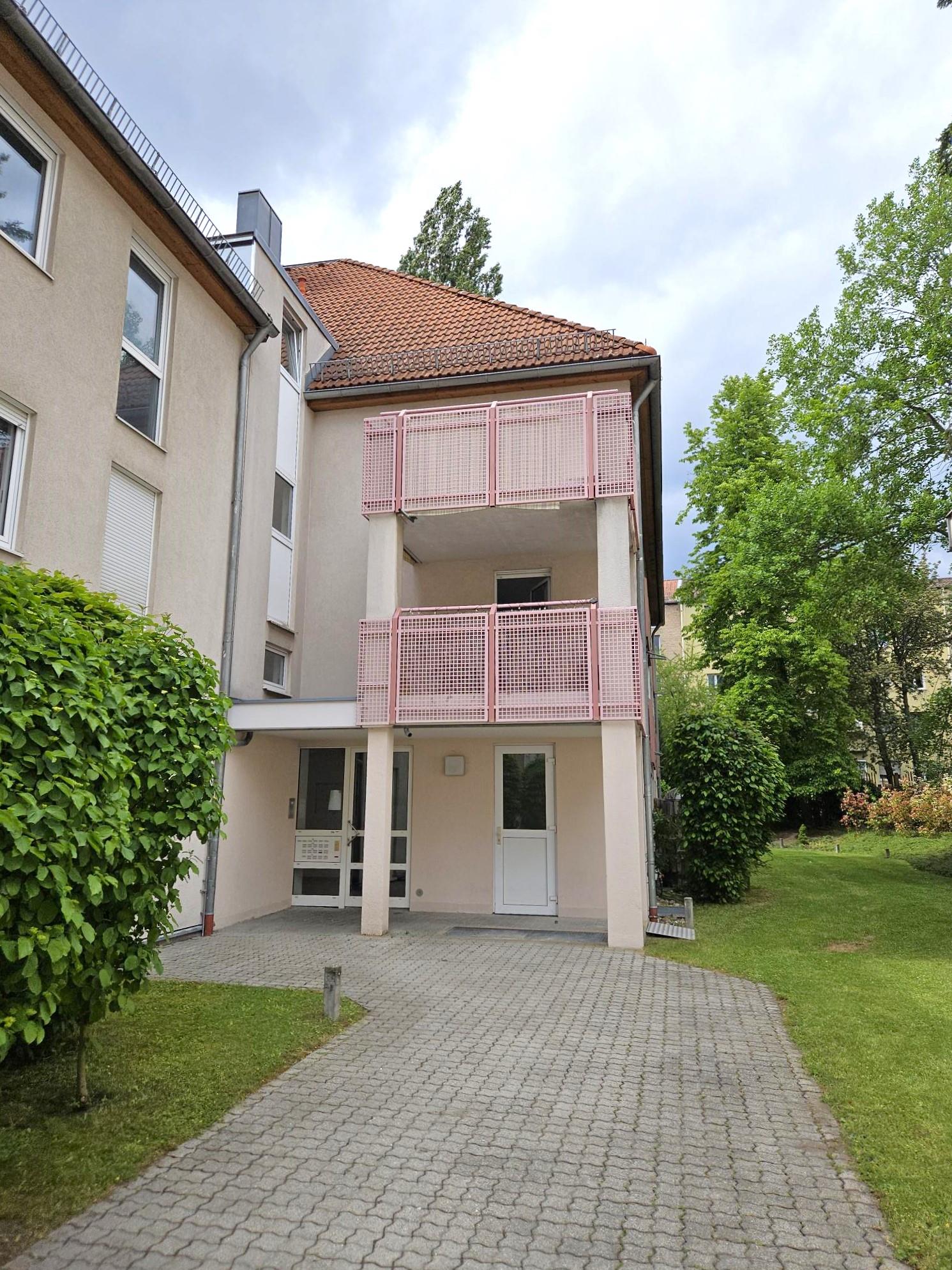 Geräumige 1-Zi. Galeriewohnung mit kleiner Dachterrasse / Wohnung mieten