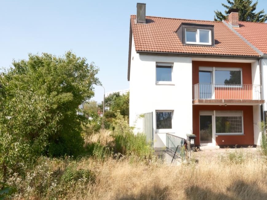 XXL-REH mit 6 Zimmern in Nürnberg - Langwasser / Haus kaufen